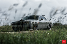 Dodge Challenger Hellcat на дисках Hybrid Forged HF-5