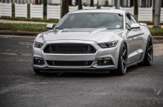 Ford Mustang GT на дисках Vossen CV3R