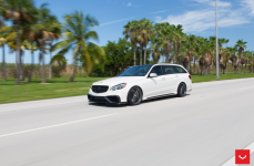 Mercedes E-Class (E63 AMG) на дисках VOSSEN VFS5