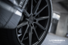 Audi Q7 на дисках Vossen VFS1