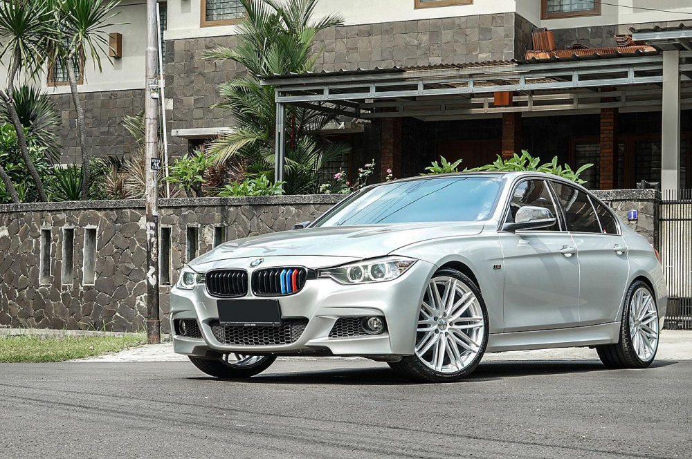 BMW 320i F30 на дисках Vossen VFS4