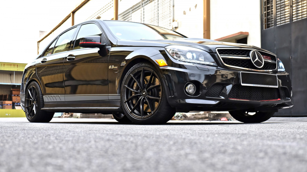 Mercedes Benz C63 на дисках Vortseiner V-FF 108 Carbon Graphite