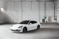 Porsche Panamera Turbo S на дисках Rotiform SNA-T