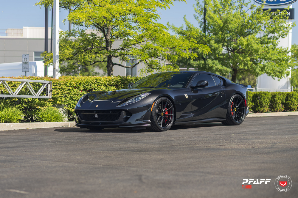 Ferrari 812 Superfast на кованых дисках Vossen Forged EVO-2R