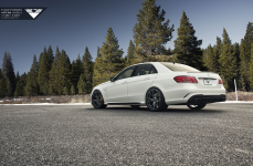 Mercedes-Benz E63 AMG на дисках Vorsteiner V-FF 103