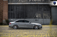 Audi S4 на дисках Rohana RC10