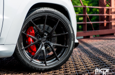 Jeep Grand Cherokee SRT8 на дисках Niche Misano