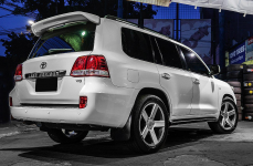 Land Cruiser на дисках KMC MC5