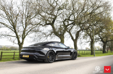 Porsche Taycan на дисках Hybrid Forged HF-4T