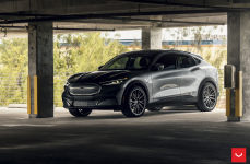 Ford Mustang Mach-E на дисках VOSSEN HF-4T