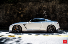 Nissan GTR на дисках Vossen VFS-5