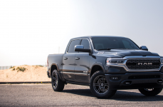 Dodge Ram 1500 на дисках Venom Rex 20