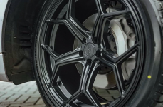 Audi Q8 на дисках XO Luxury Helsinki