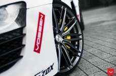 Audi R8 на дисках Vossen Hybrid Forged VFS-4