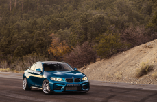 BMW M2 на дисках Ferrada FR2