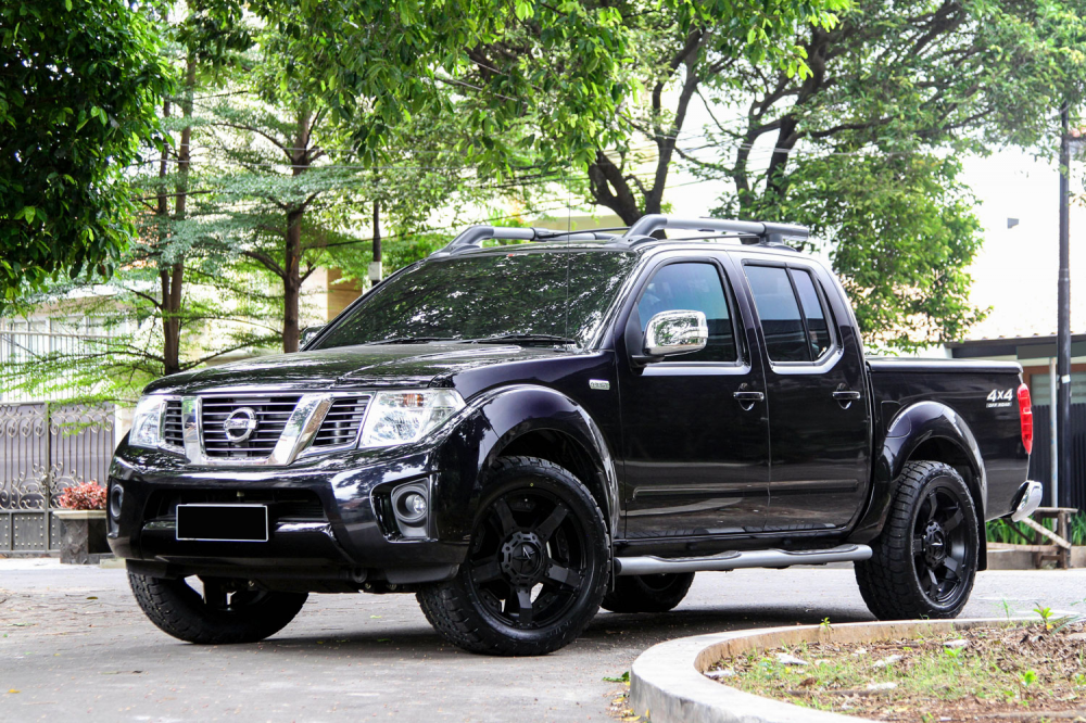 Nissan Navara Sport на дисках XD Series Rockstar 2 R20