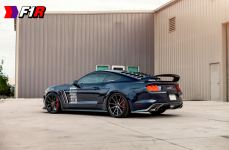 Ford Mustang на дисках F1R F27