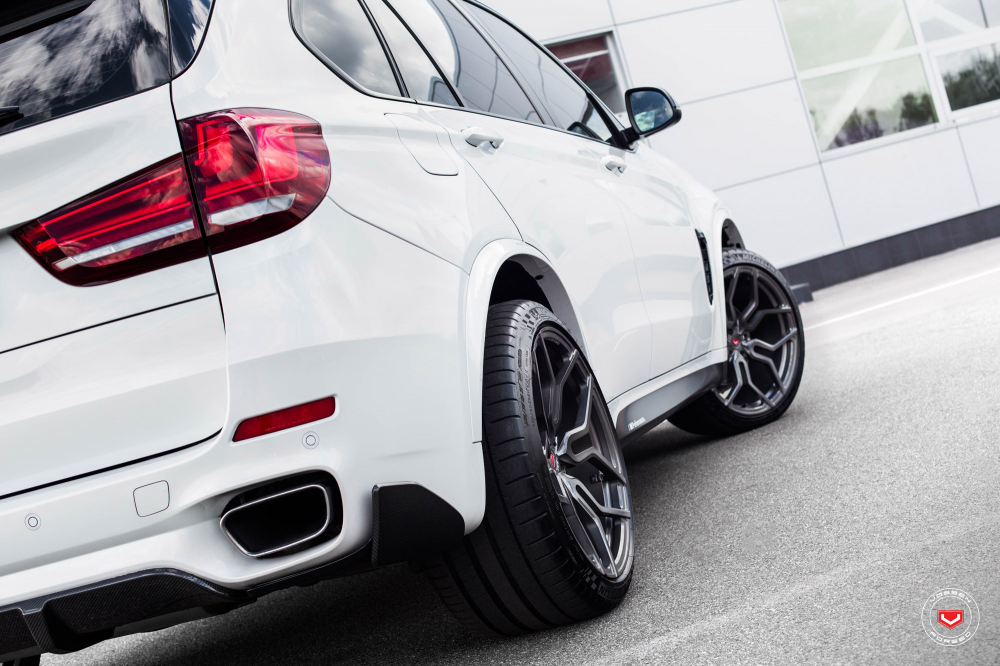 Диски на х5 g05. X5 f15 Vossen. X5 g05 Vossen. BMW x5 f15 242 799. BMW x5 на дисках Vossen.