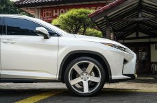 Lexus RX300 на дисках KMC MC5