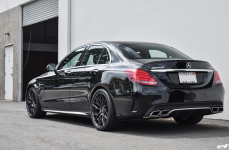 Mercedes Benz C63S на дисках Vorsteiner V-FF 107 Carbon Graphite