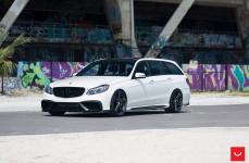 Mercedes-Benz E63 на дисках Vossen VFS-5