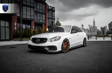 Mercedes E63 на дисках Rohana RFX11 Brushed Bronze