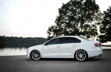 Volkswagen Jetta на дисках TSW Bathurst