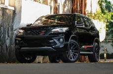 Toyota Fortuner на дисках Vossen HF6-1 on 