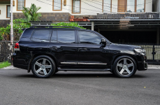 Toyota Land Cruiser на дисках KMC MC5