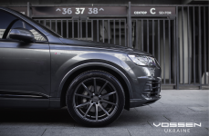 Audi Q7 на дисках Vossen VFS1