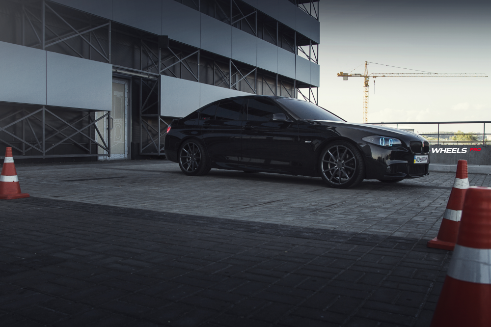 BMW F10 на дисках Vossen VFS1