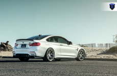 BMW M4 на дисках Rohana RFX5