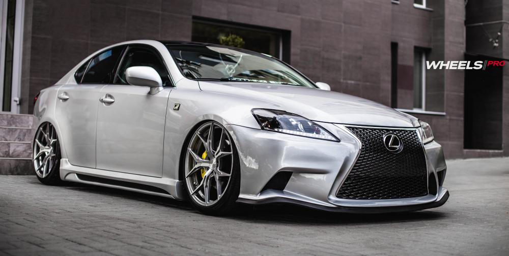 Lexus IS250 на дисках Rohana RFX-5