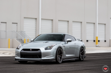 Nissan R35 GT-R на дисках Vossen Forged VPS-301