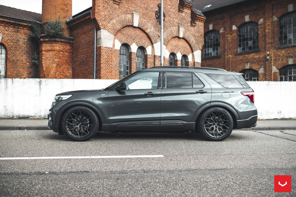 Ford Explorer на дисках Hybrid Forged HF-2