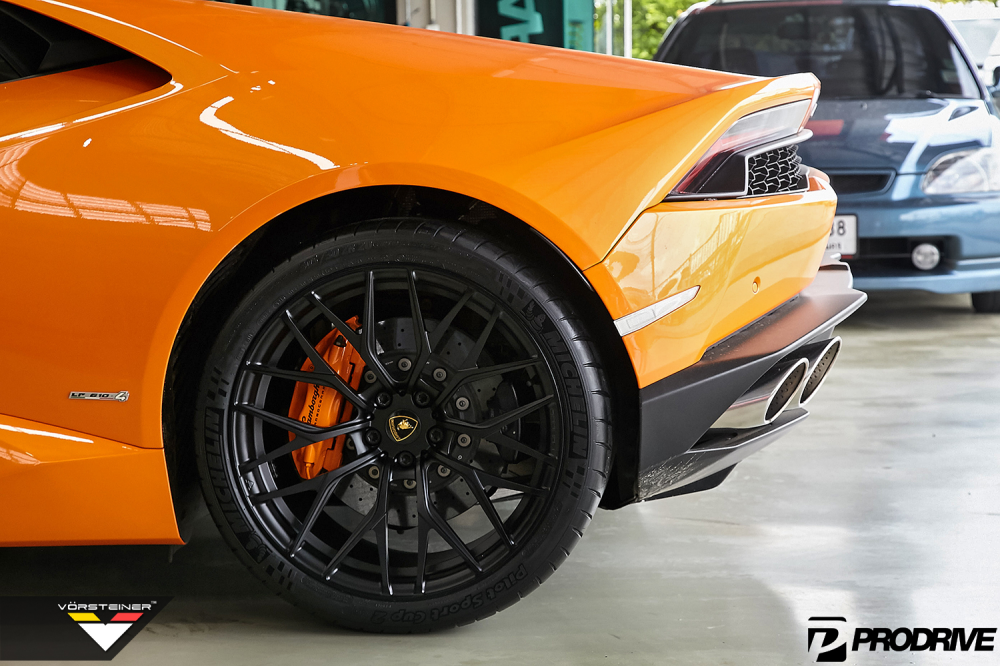 Lamborghini Huracan на кованых дисках Vorsteiner VFN-503 Matte Black