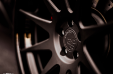 Alfa Romeo 4C на дисках Avant Garde F520