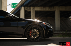 Mercedes S550 на дисках Vossen VFS-2