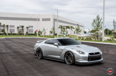 Nissan R35 GT-R на дисках Vossen Forged VPS-301