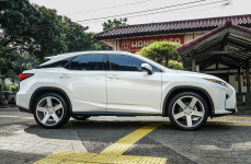 Lexus RX300 на дисках KMC MC5