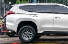 Mitsubishi Pajero Sport на дисках Black Rhino Kelso