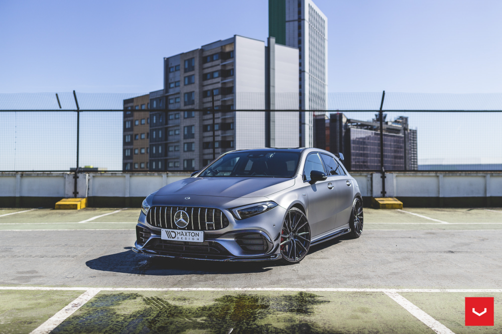 Mercedes A45s AMG на дисках Hybrid Forged HF-4T