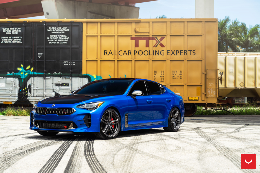 Kia Stinger GT на дисках Hybrid Forged HF-1