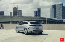 Lamborghini Urus на дисках Hybrid Forged HF-7