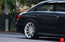Mercedes E63 на дисках Vossen Hybrid Forged VFS-10