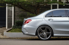 Mercedes Benz W205 на дисках Vossen VFS5