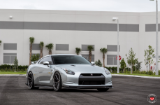 Nissan R35 GT-R на дисках Vossen Forged VPS-301