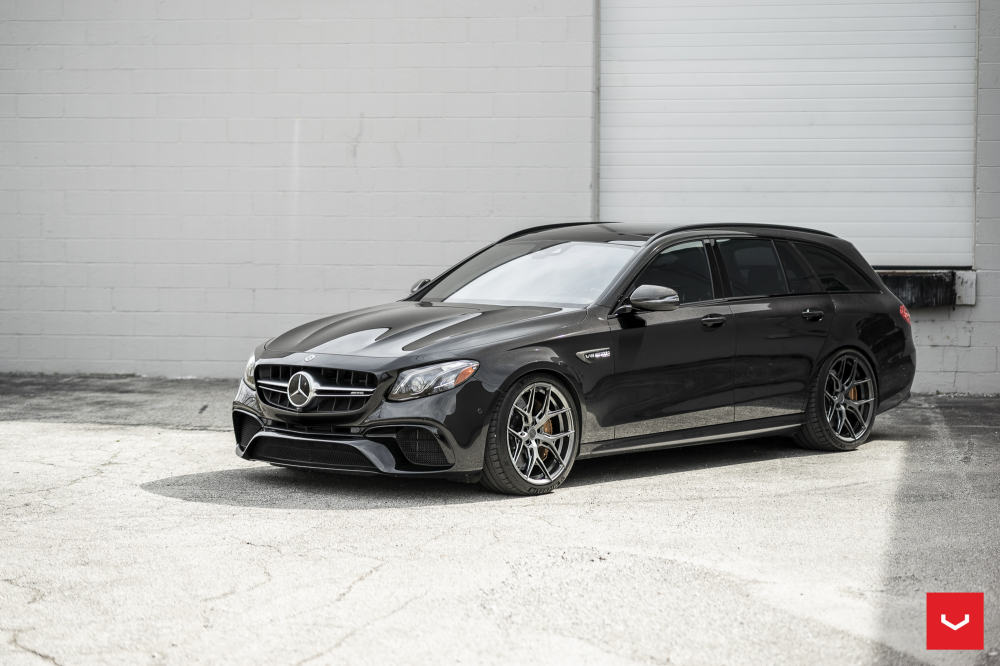Mercedes E63 на дисках Hybrid Forged HF-5