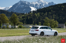 Audi A4 Avant на дисках Vossen VFS-1