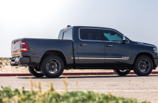Dodge Ram 1500 на дисках Venom Rex 20